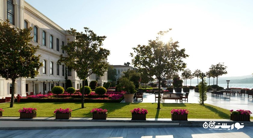 محوطه فضای سبز هتل